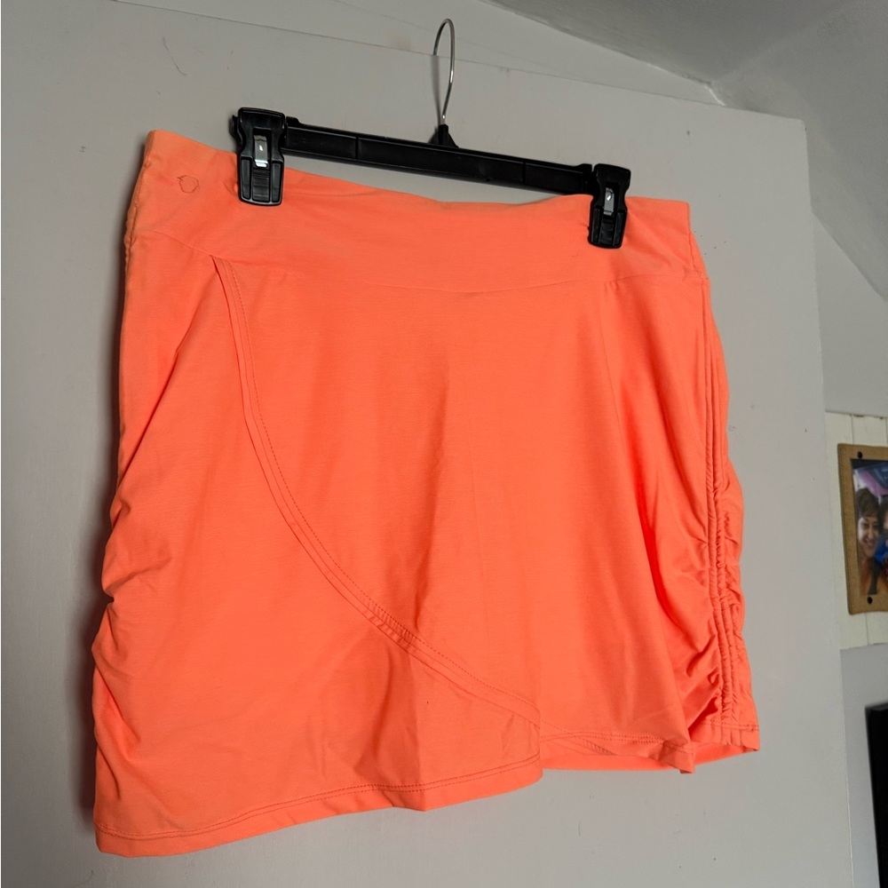 Women’s Athletic Shorts Skort in Neon Coral